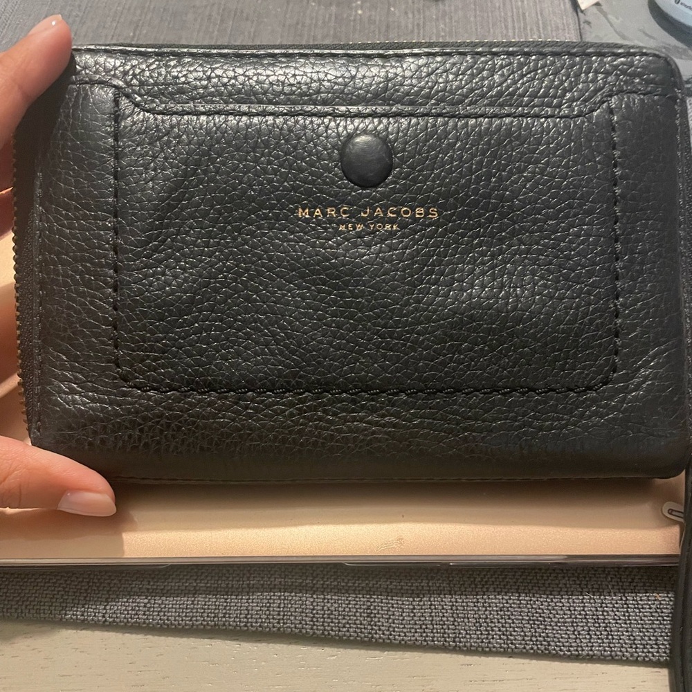 MARC JACOBS wristlet wallet